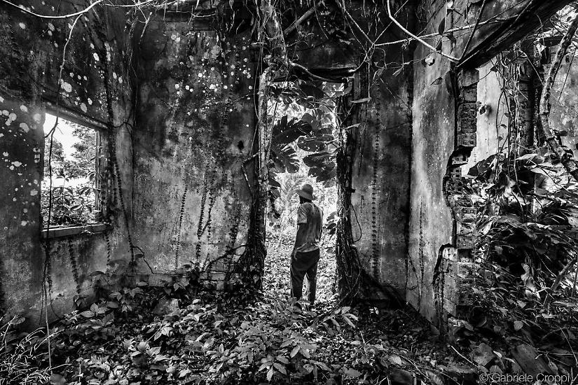Velho Airão, città fantasma a Nord-Ovest di Manaus lungo il corso del Rio Negro.