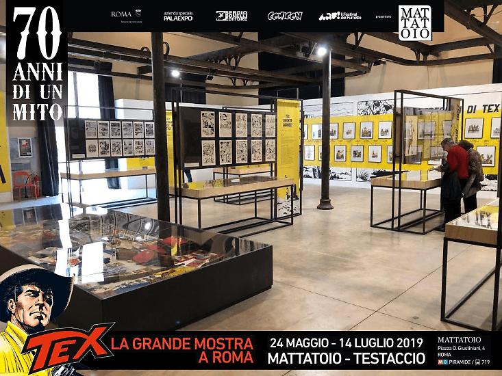 Il salone principale della mostra con le teche relative ai decenni di storia texiana